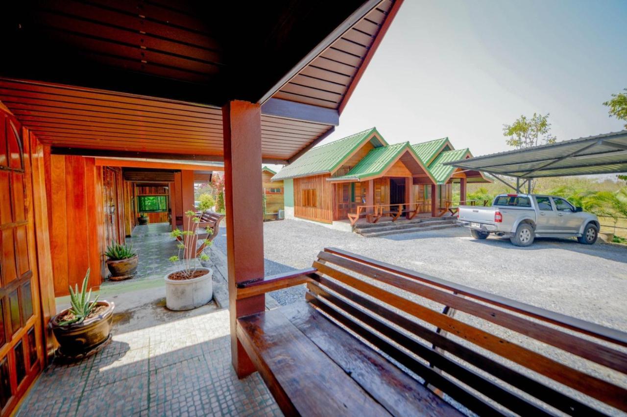 Mrk Resort & Massage Lopburi Exterior photo