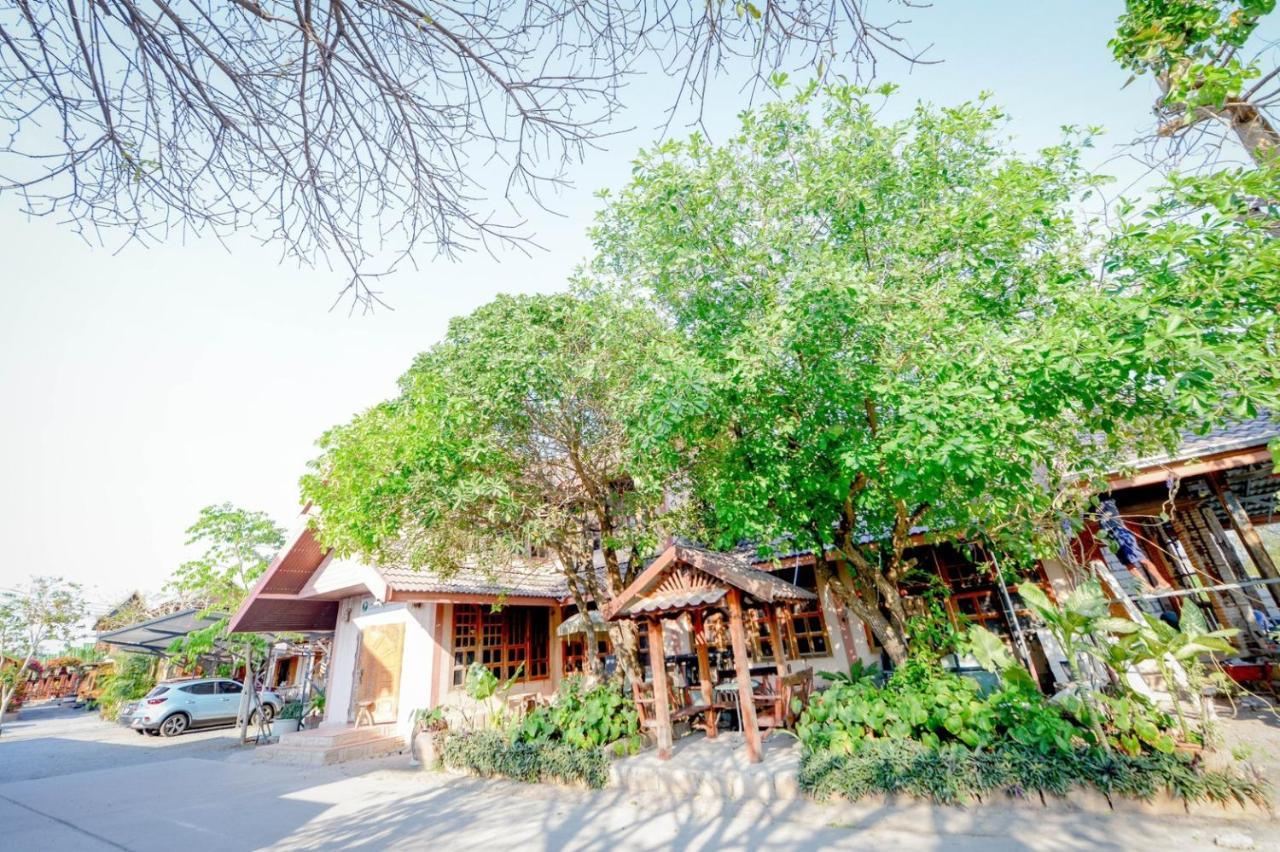 Mrk Resort & Massage Lopburi Exterior photo