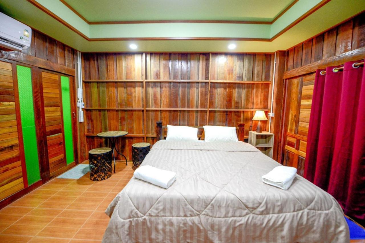Mrk Resort & Massage Lopburi Exterior photo