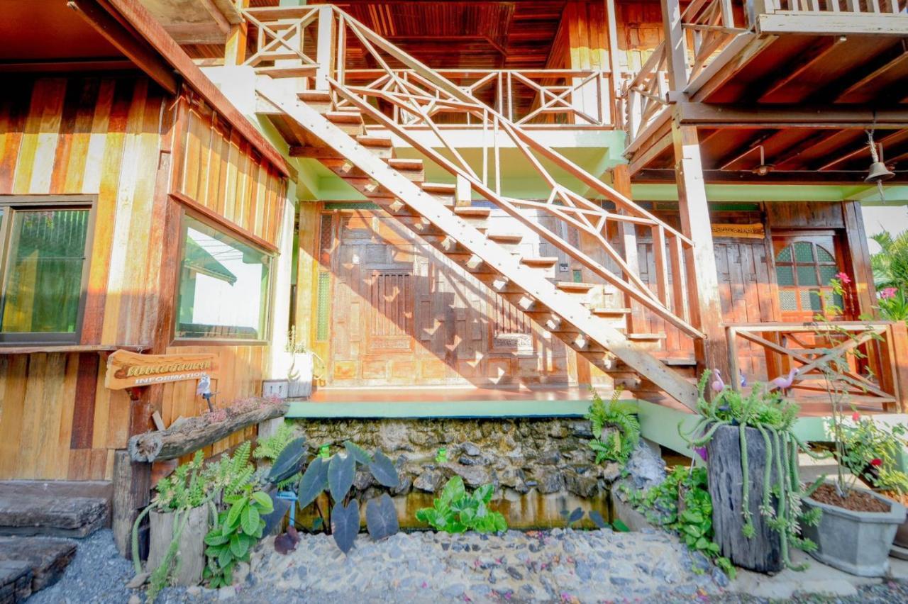 Mrk Resort & Massage Lopburi Exterior photo