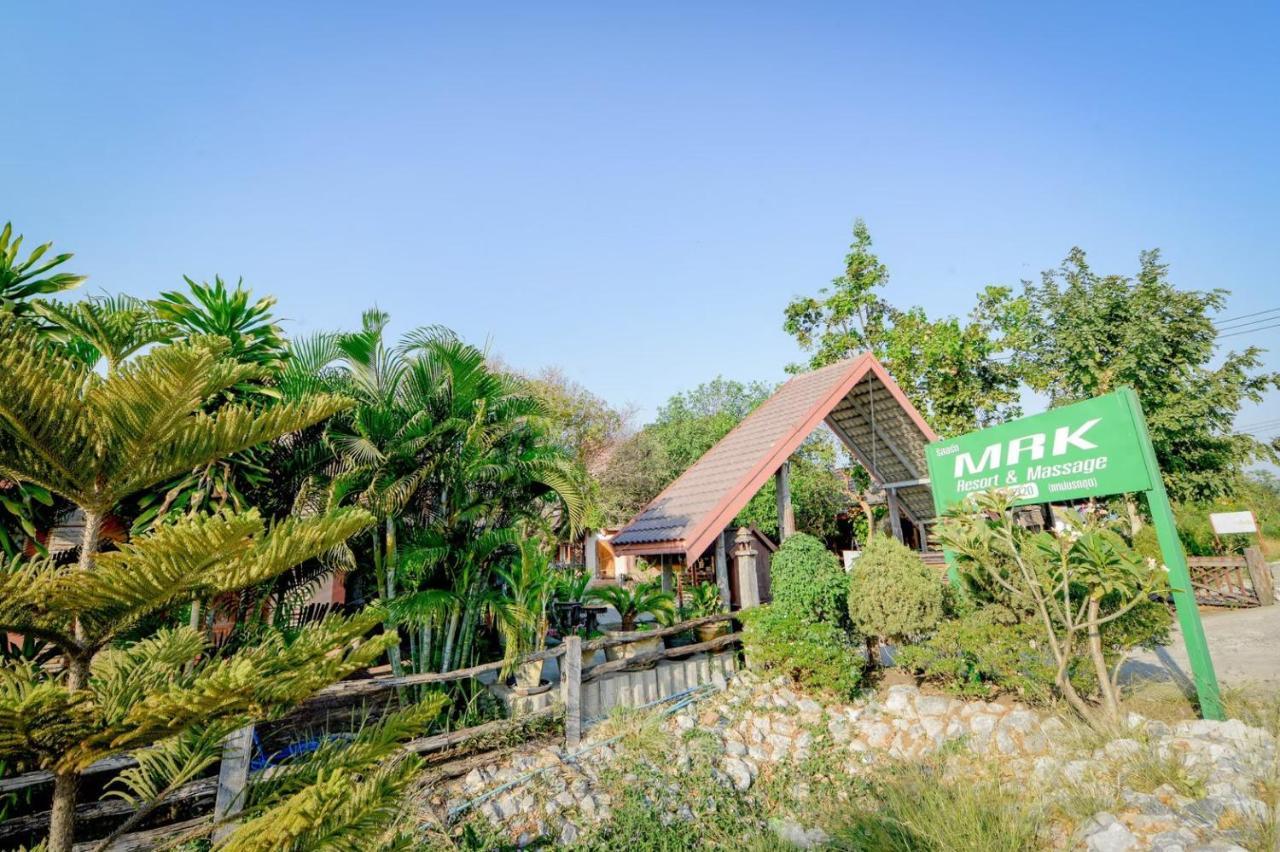 Mrk Resort & Massage Lopburi Exterior photo